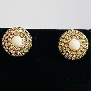 Heidi Daus 🆕Posh & Proper button earrings